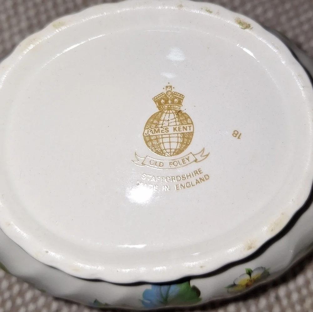 A James Kent Old Foley Staffordshire sugar bowl with a lid. Vintage